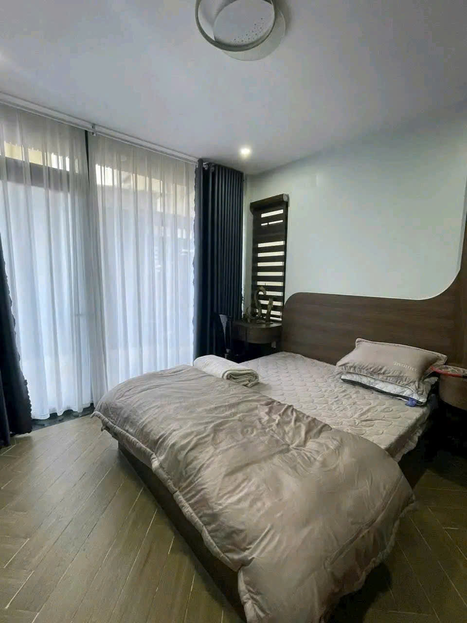 BÁN GẤP BIỆT THỰ GẦN 250m2 VỪA Ở VỪA CÓ CĂN HỘ CHO THUÊ - CÓ NGUỒN THU NHẬP CỐ ĐỊNH - Ảnh 2